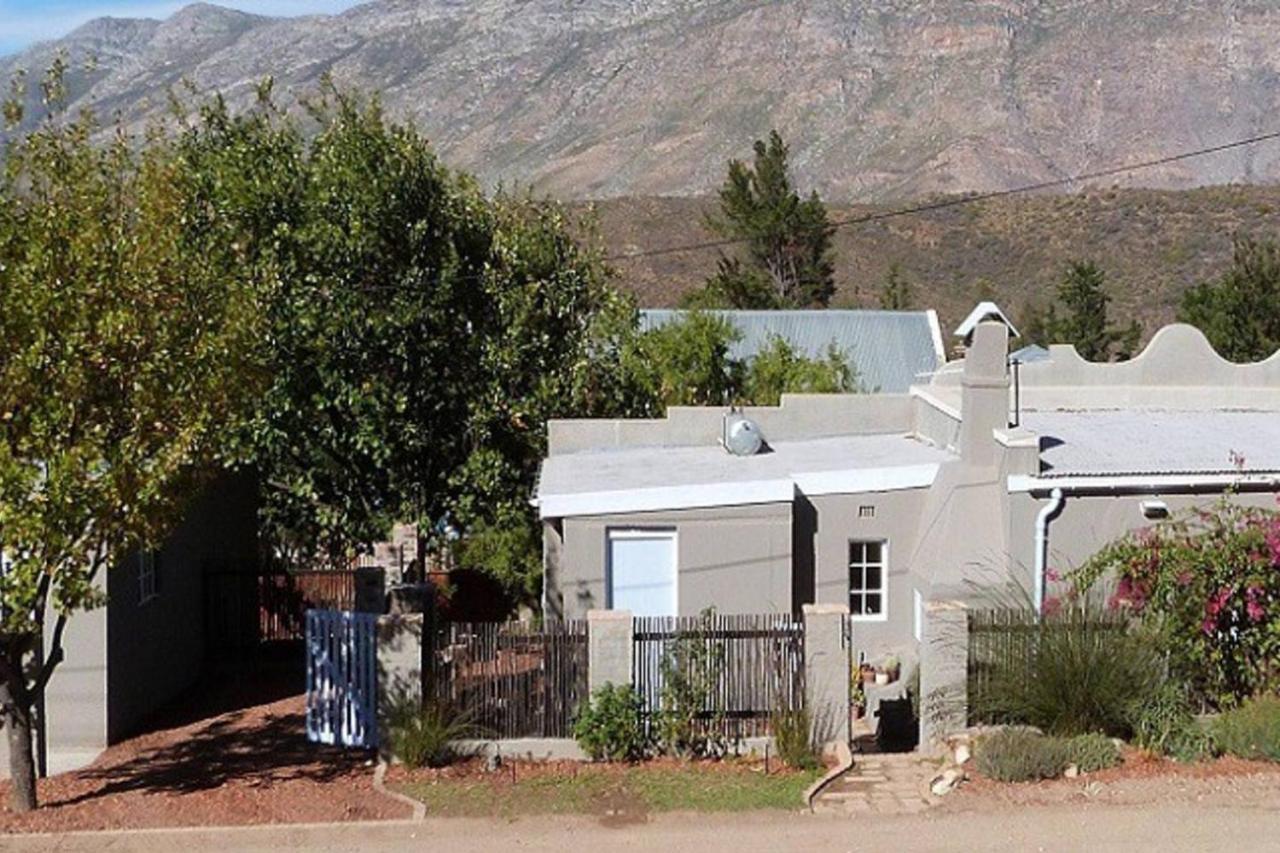 Cosy 6 Person Cottage With Mountain View Barrydale Kültér fotó